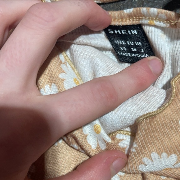 Floral tank top from SHEIN size xs - Picture 2 of 2